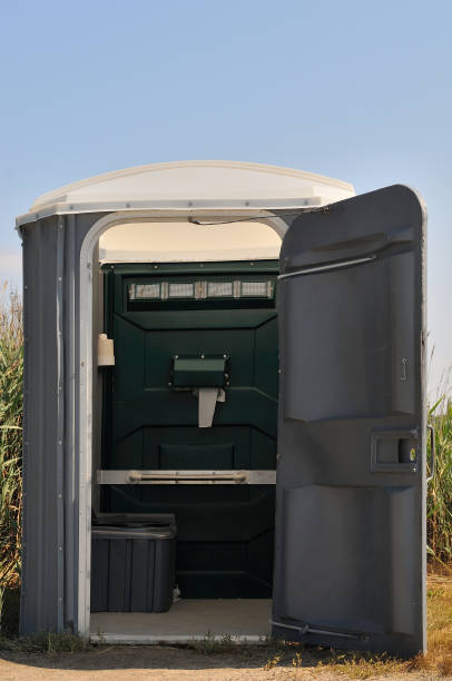Best Portable restroom trailer rental  in Green Oaks, IL