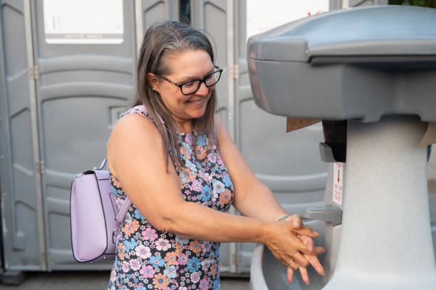 Portable Toilet Options We Offer in Green Oaks, IL